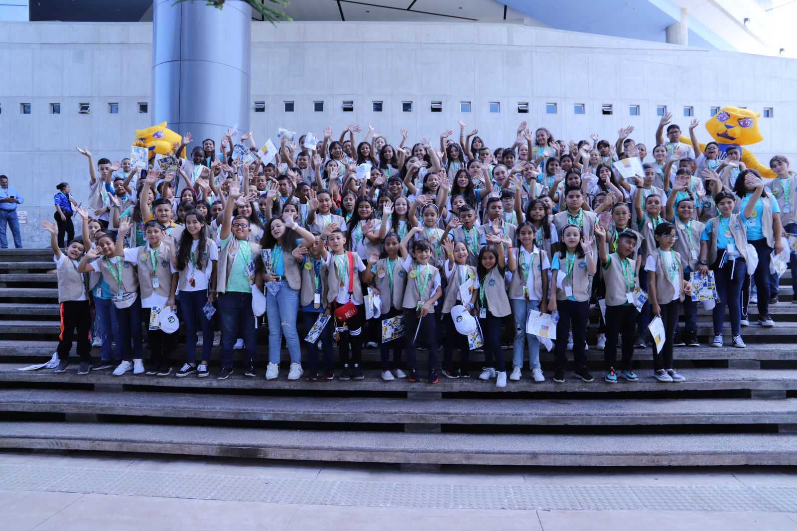 Congresistas infantiles 2023 visitan la Universidad Nacional Autónoma de Honduras